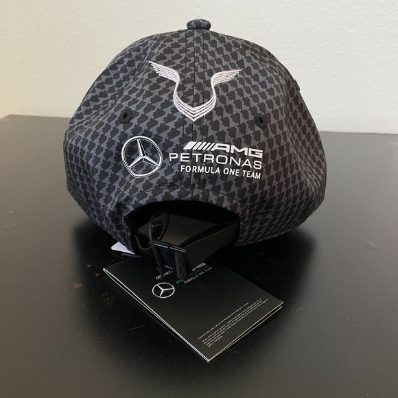 Lewis Hamilton Mercedes AMG Petronas Racing Cap - Picture 3 of 5
